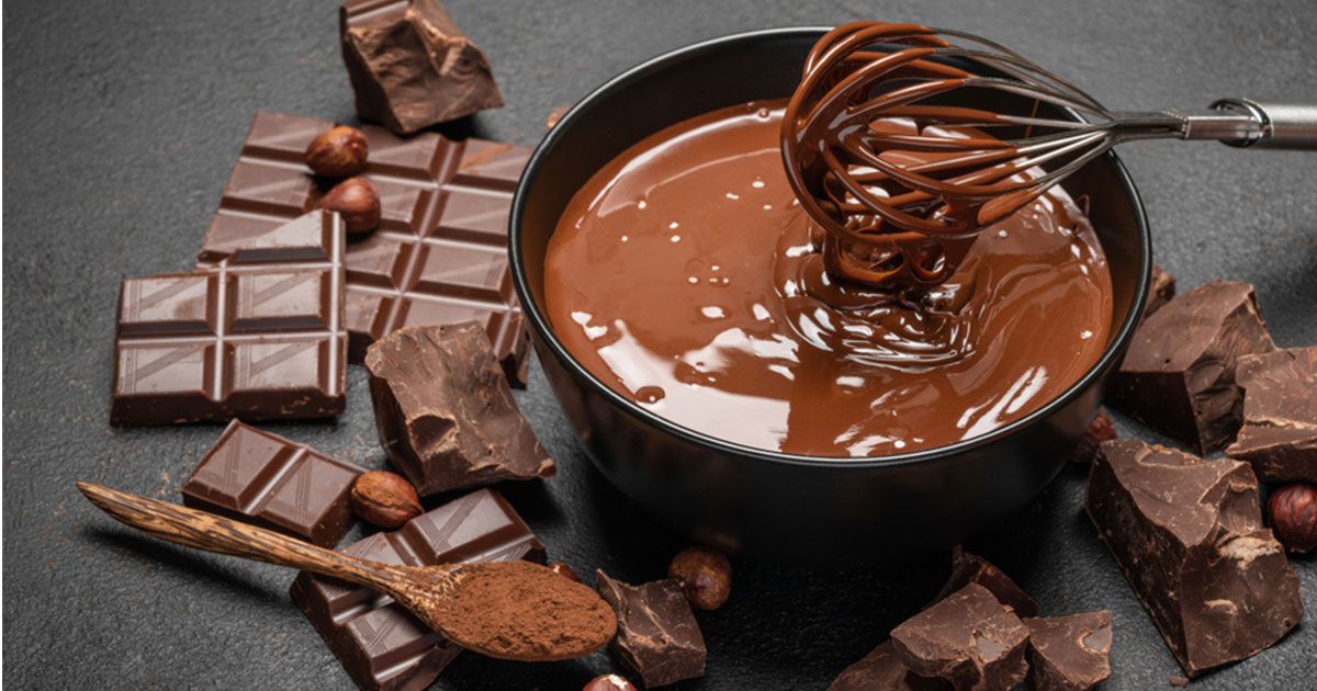  صوص الشوكولاتة للكيك بالقشطة