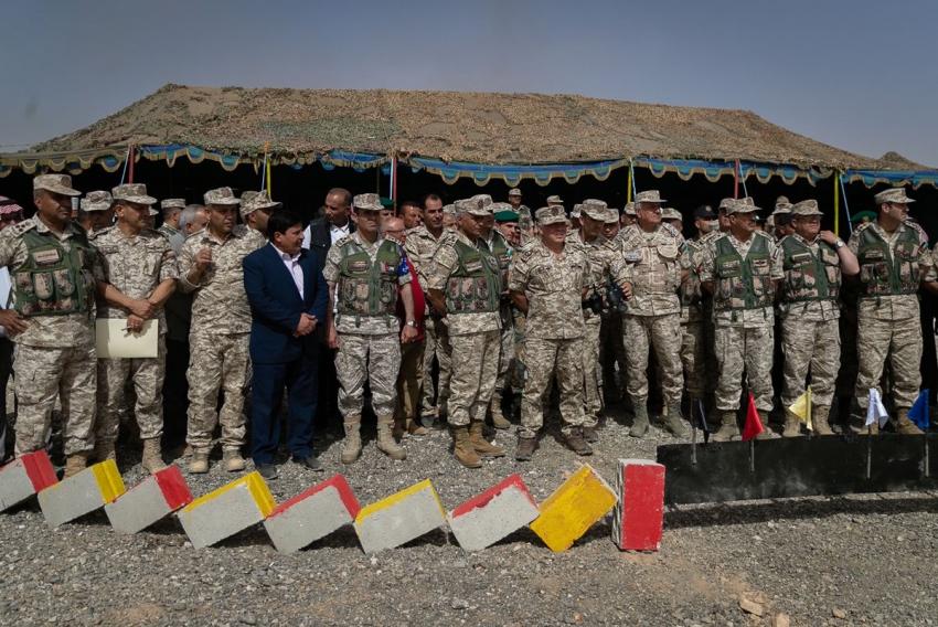 بالفيديو والصور  ..  الملك يتابع التمرين العسكري التعبوي (القوة الضاربة)