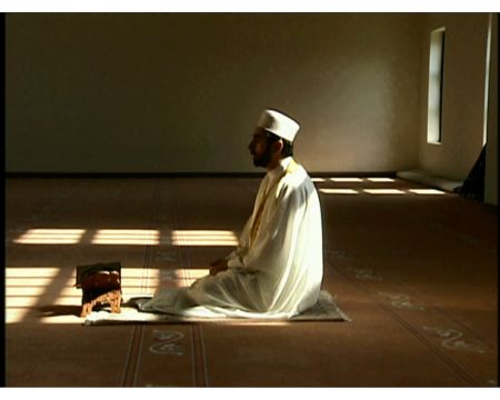 دراسة ألمانية : الصلاة تساعد علي ضبط النفس