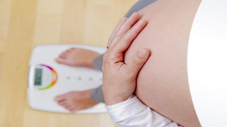 ما مقدار الوزن الذي يجب أن تكتسبه النساء خلال الحمل