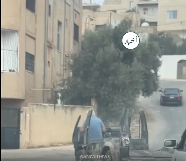 باص كشف يتجول في إحدى مناطق ايدون باربد