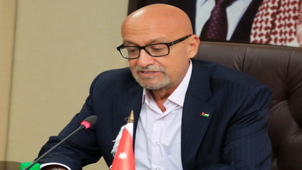 النائب الديات يمطر وزير المياه "أبو السعود" بأسئلة نيابية 