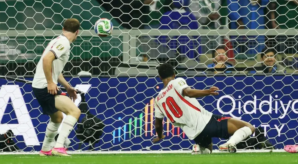 بهدفي المكسيك ..  بيلنغهام يعادل رقم مارادونا