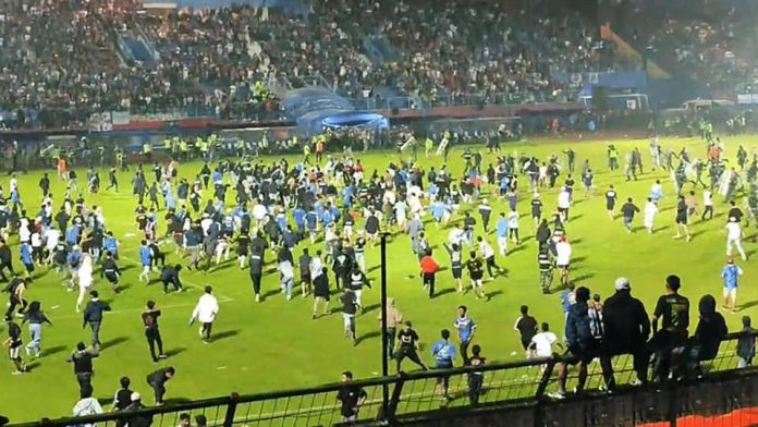 أندونيسيا تعلن هدم الملعب الذي شهد مقتل 174 شخص