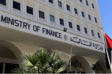انخفاض النفقات الجارية 10 ٪ والعجـز المالـي الكلـي إلى 2.4 ٪