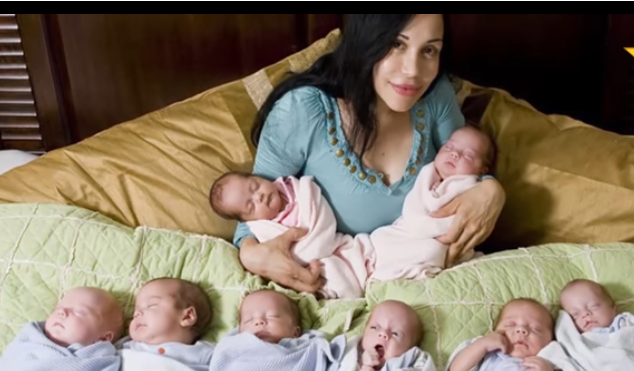 بالفيديو ..  هل تذكرون الأم التي ولدت 8 توائم شاهدوا كيف أصبحوا اليوم