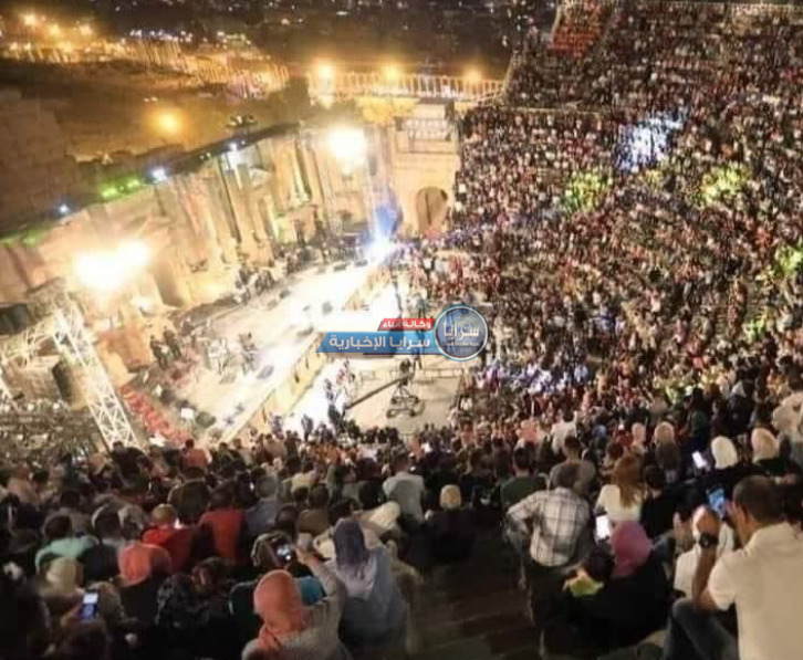 وزير أسبق يدافع عن "عدم التباعد" في جرش و أردنيون: ماعندنا مُغني غير عمر العبدالات مين "عدنان"؟
