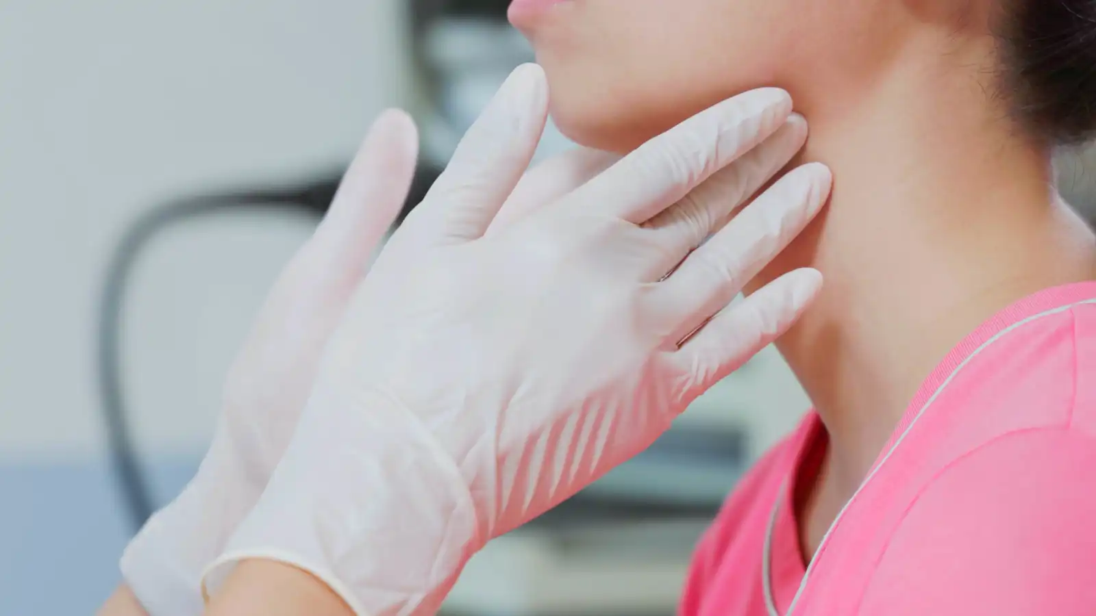 لماذا تصيب أمراض المناعة الذاتية النساء أكثر من الرجال؟  