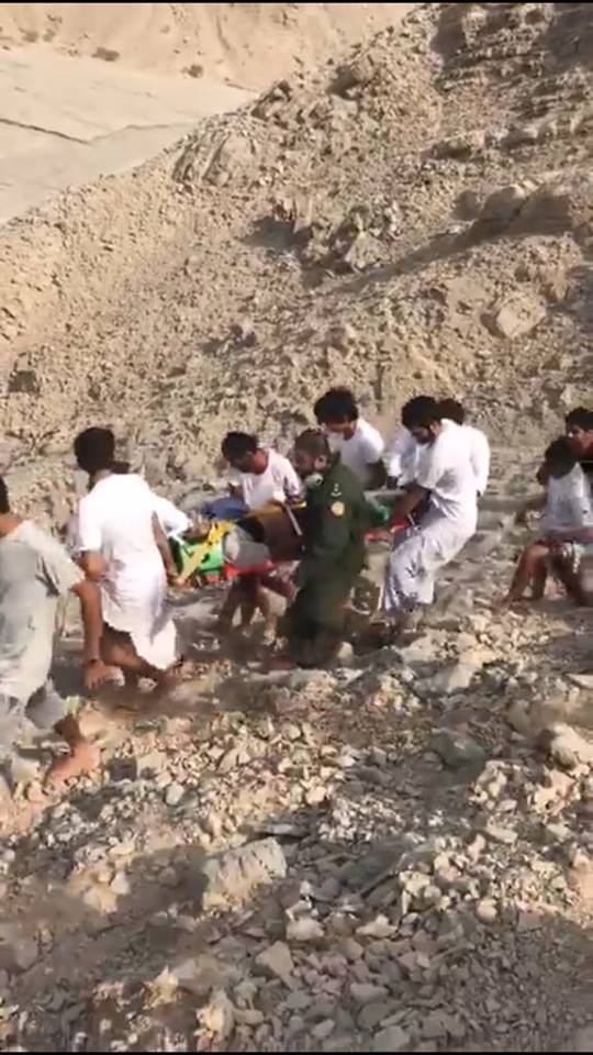 بالفيديو  ..  ابناء يربطون والدهم بعدد من البالونات ليطير وهذه هي النتيجة 