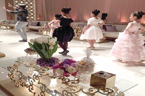  خريج شريعة في السعودية يدرِّب العروس على الزفة بـ200 ألف ريال