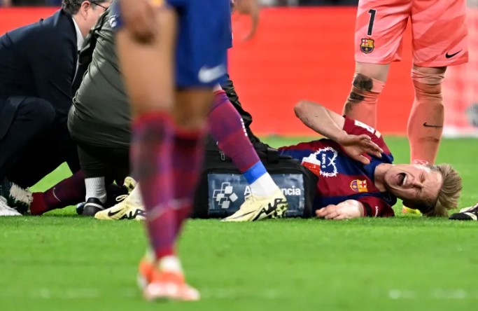 دي يونغ لن يرتدي قميص برشلونة مجددا هذا الموسم