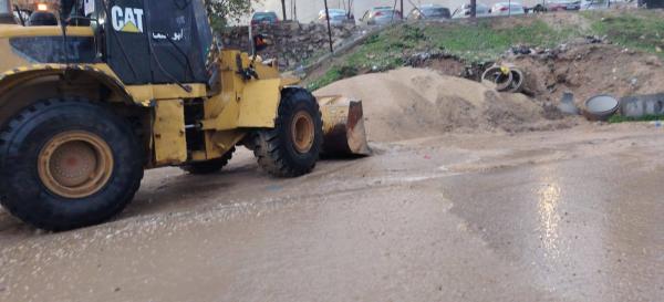 فتح "عبارة" بعد إغلاقها بسبب مخلفات إنشائية في بني عبيد