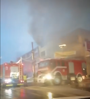 مصدر أمني لـ "سرايا": احتراق محلين بمنطقة ابو علندا بشكل كامل 