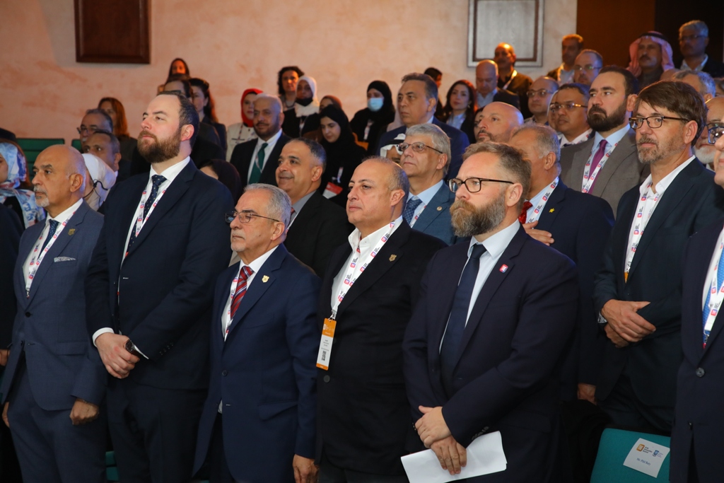 بالصور  ..  حفل افتتاح وفعاليات اليوم الأول لقمة " التايمز 2025" في عمان الاهلية 