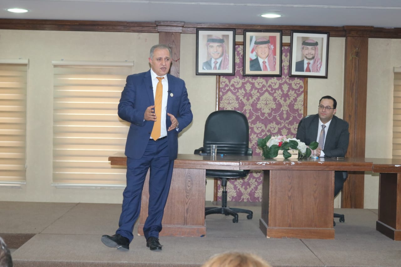 بالصور  ..  دار الحسام للعمل الشبابي تستضيف القطامين 