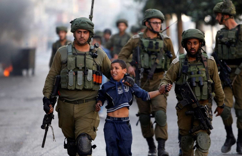 قوات تلاحتلال تعتقل 14 فلسطينياً في نابلس