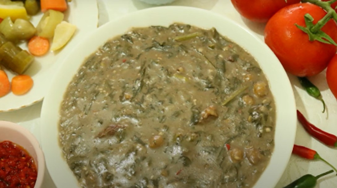بالفيديو ..  طريقة طبخ السماقية الغزاوية (اكلة العيد)- أكلة فلسطينية تراثية 