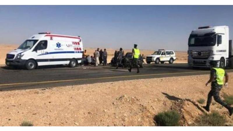 إصابة 6 أشخاص بحادث تصادم على الطريق الصحراوي