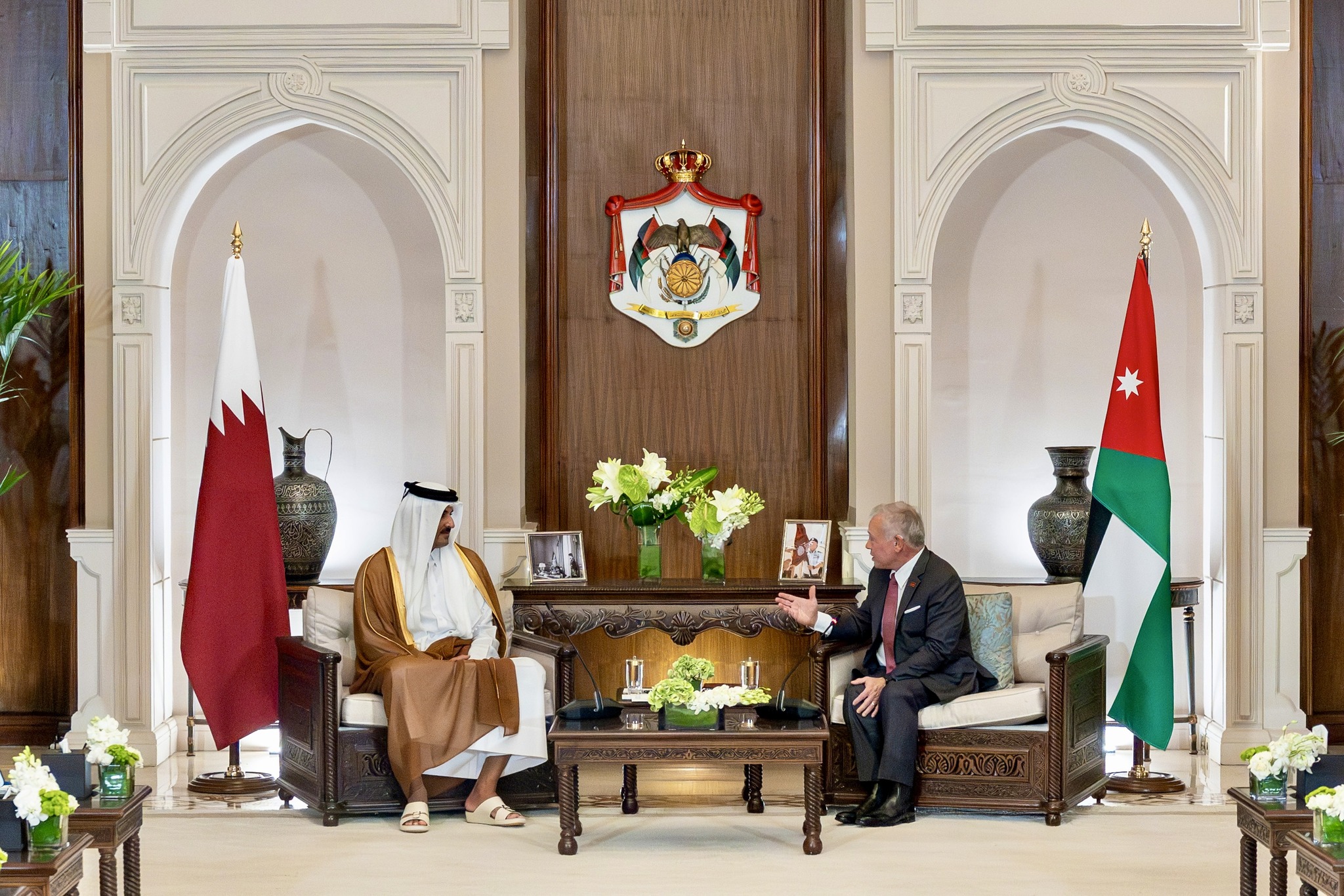 الملك لأمير قطر: سنواصل العمل سويا من أجل خدمة القضايا العربية والإسلامية