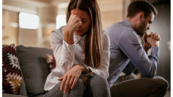 بعد زواج خمسة أعوام ..  تكتشف حقيقة مؤلمة عن زوجها بسبب صورة