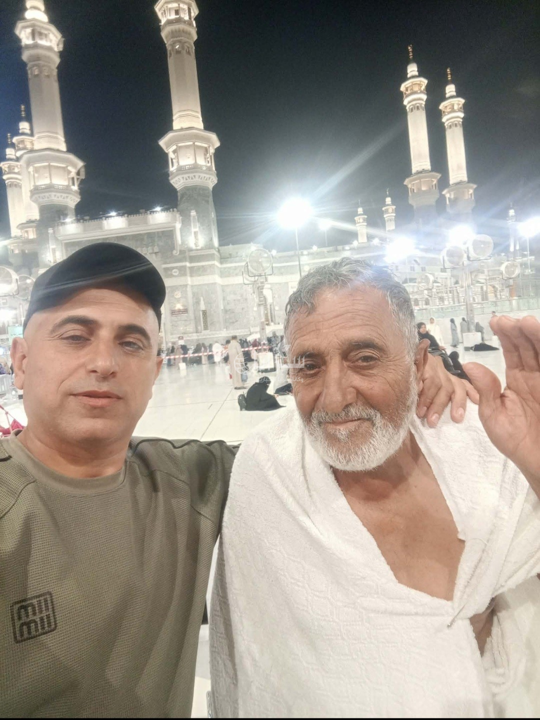 موقف إنساني من عمال فندق سعودي يُعيد لثمانيني أردني ابتسامته قبل عودته  ..  ما القصة؟