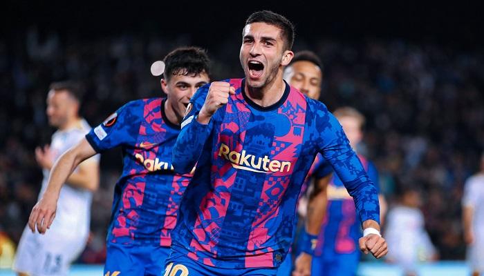 برشلونة ضد نابولي  ..  أبرز مباريات اليوم والقنوات الناقلة 