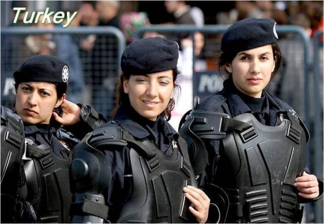 تركيا تقرر رفع الحظر عن الحجاب في صفوف الجيش
