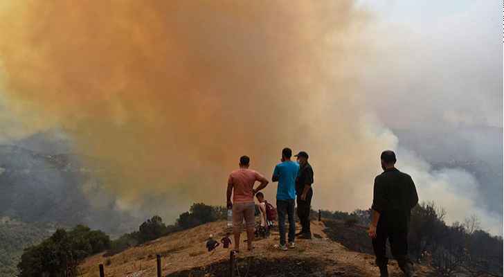  مصرع 26 جزائريا بحرائق شرقي البلاد 