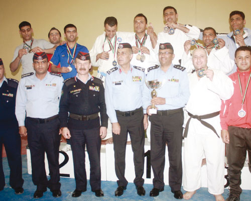  تهنئة معتصم صالح جلهم بحصوله على المداليه الذهبيه