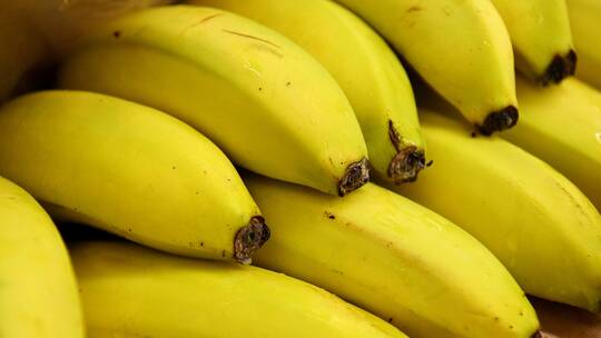 الموز الفاكهة الأكثر إشعاعا وفقا لخبراء