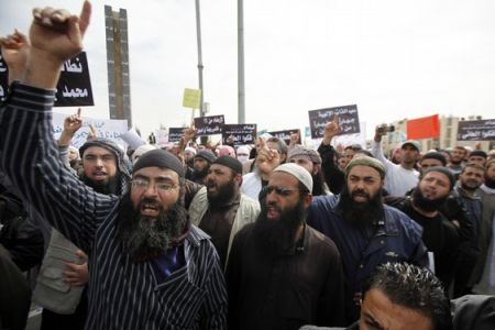 معتقل سلفي يضرب عن الطعام في السجن 