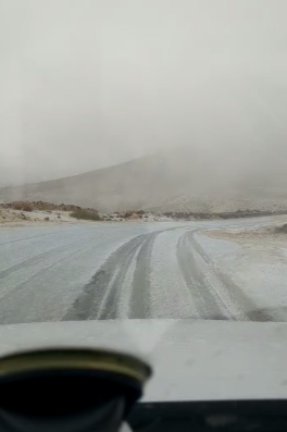 بالفيديو  ..  تساقط زخات من الثلوج والبرد على المرتفعات الجنوبية 