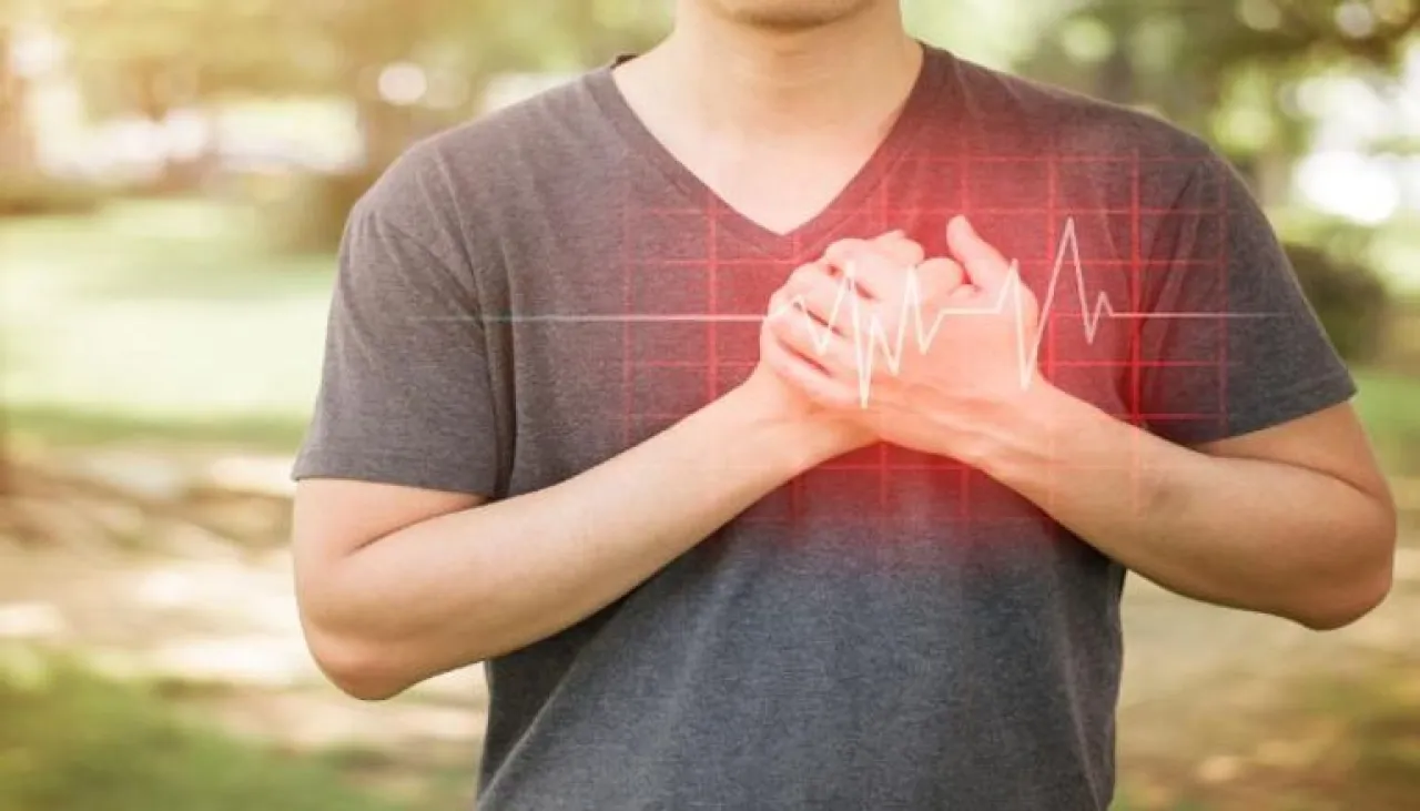 هل الحرارة المرتفعة تصيبك بنوبة قلبية؟ تحذيرات طبية عاجلة من موجات الحر
