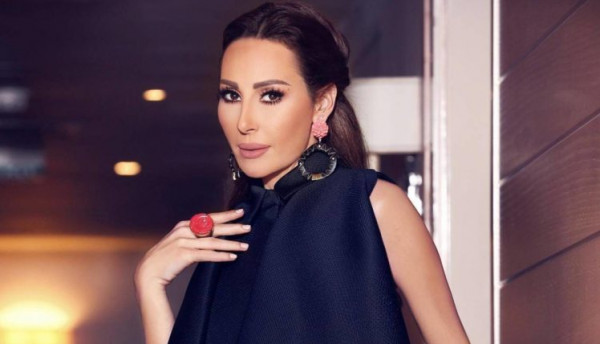 بالفيديو  ..  فنانة شهيرة تعترف بالخيانة ..  وتصدم جمهورها بهذا الأمر