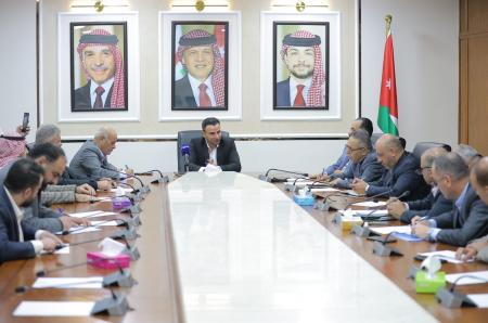 "المياه النيابية" تناقش تحديات القطاع 