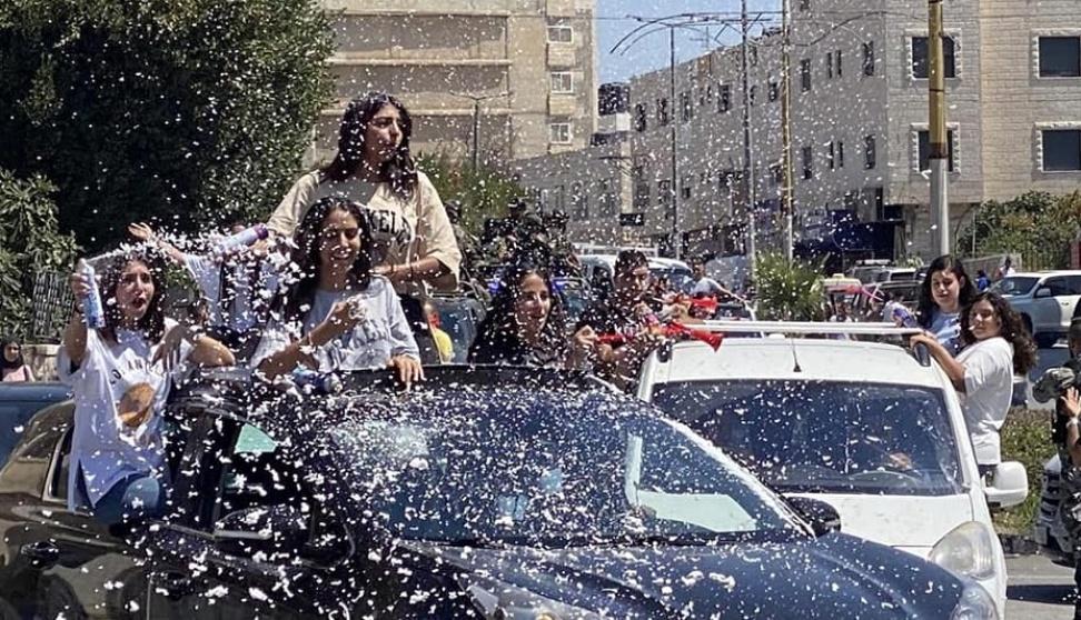 عدسة سرايا ترصد فرحة نجاح طلاب الثانوية العامة "التوجيهي"  ..  فيديو 