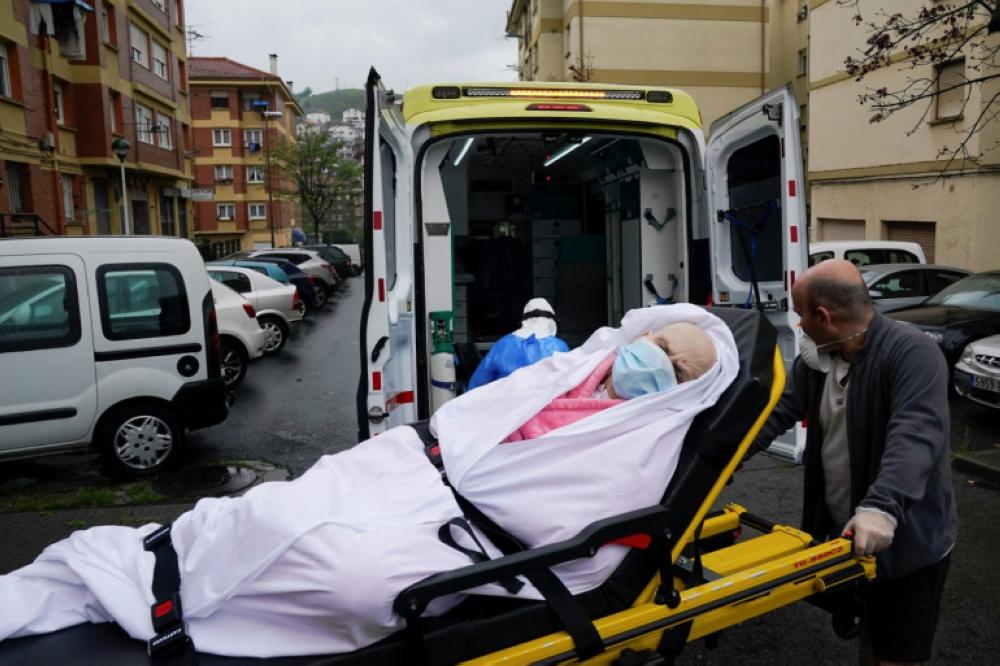 بريطانيا: 27 وفاة و4422 إصابة جديدة بكورونا