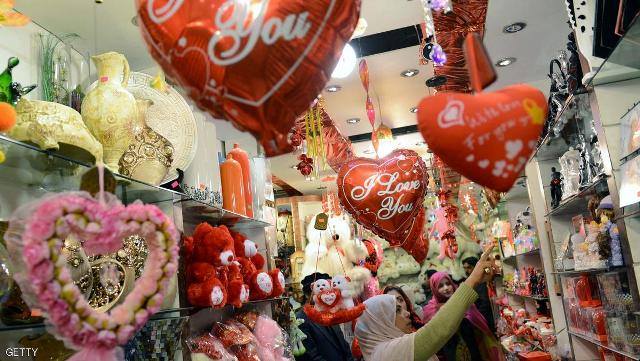 قاض باكستاني يحظر 'عيد الحب ' في العاصمة
