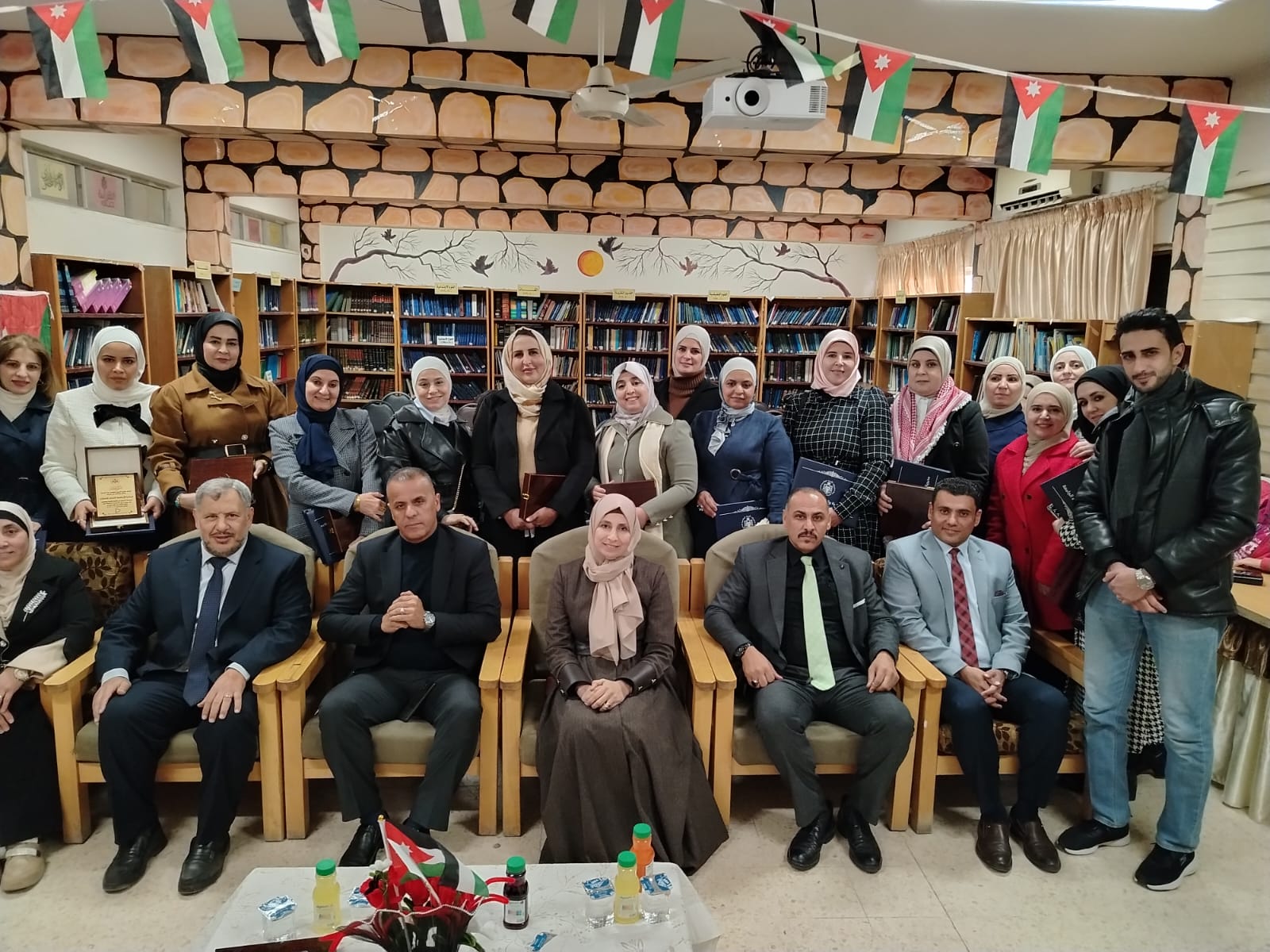 الهديرس يكرّم المدارس المتميزة في مبادرة «درسل» للصف السابع بلواء الجامعة 