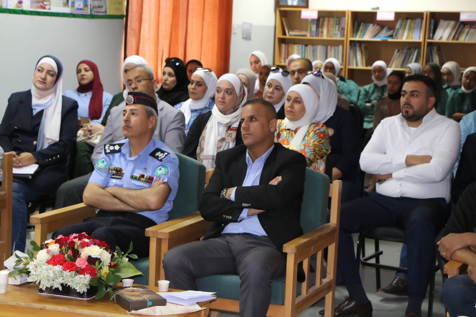 (التوثيق ذاكرة وطن) محاضرة للدكتورالعدوان في مدرسة حي السراهدة الأساسية المختلطة