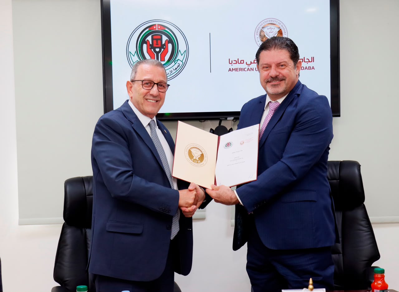 الجامعة الأميركية في مادبا توقّع اتفاقية تعاون مع الجمعية الأردنية للوقاية من حوادث الطرق لتعزيز الوعي بالسلامة المرورية