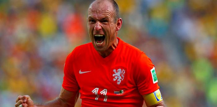 هولندا تأهلت بركلة جزاء غير صحيحة