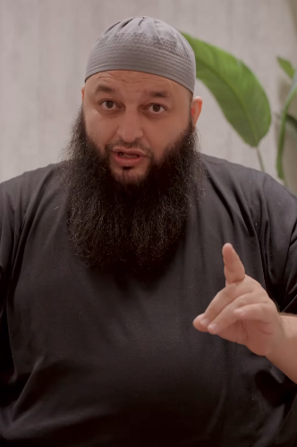 بالفيديو ..  إياكم ان تصاحبوا هؤلاء  