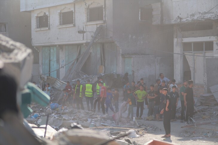 مقتل فتاة وإصابة 15 فلسطينيا بقصف "إسرائيلي" على خيمة نازحين