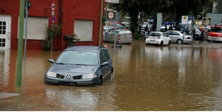 ليس لها مثيل منذ قرن ..  فيضانات ألمانيا "تحول الشوارع أنهارا
