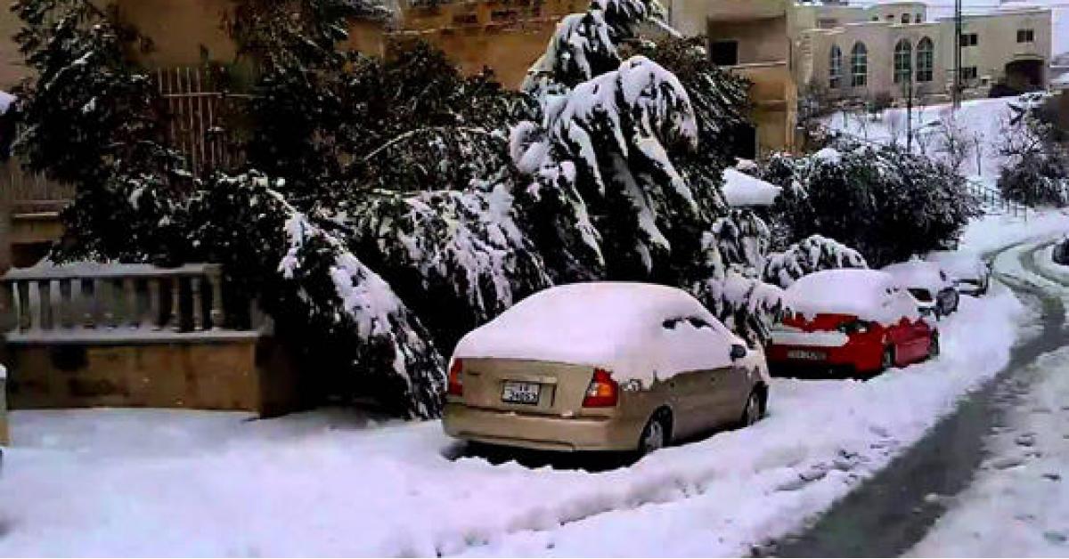 انخفاض على درجات الحرارة وأمطار غزيرة الليلة وتوقعات بتساقط الثلوج فوق 1450متر السبت