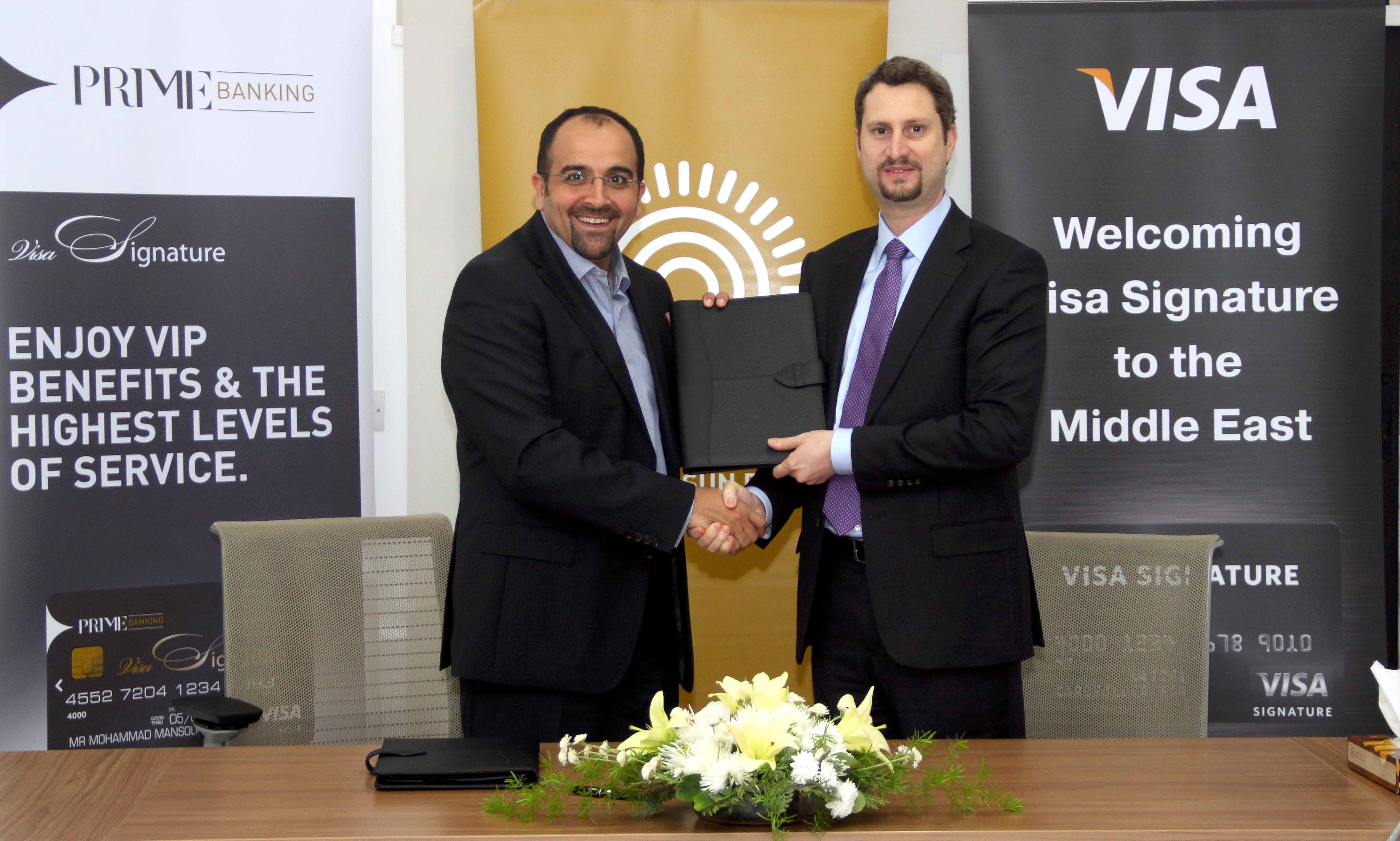 INVESTBANK (البنك الاستثماري) يطلق بطاقة فيزا سيغنتشر الإئتمانية لأول مرة في الأردن