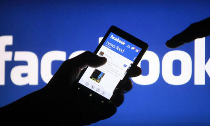 دراسة: التوقف عن استخدام "فيسبوك" لمدة أسبوع يقلل الشعور بالكآبة