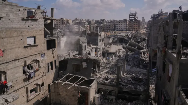 رئيس الأركان الأميركي يجري جولة استطلاعية بمروحية فوق غزة