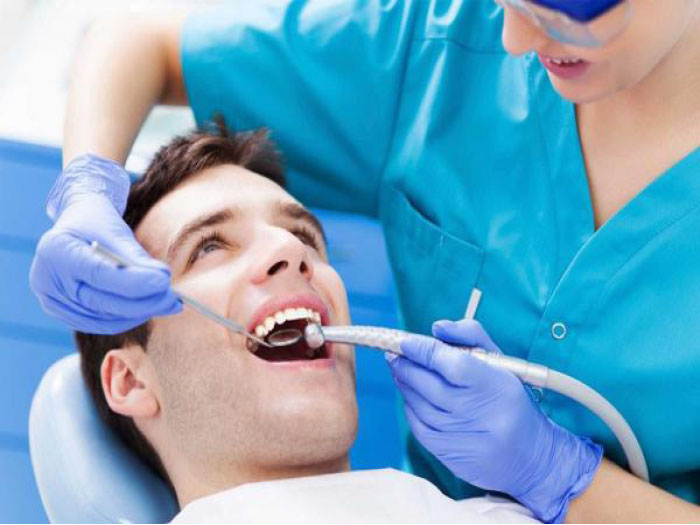 نقيب أطباء الاسنان: بلاغ أمر الدفاع 6 استبعد طب الأسنان من الدعم الحكومي